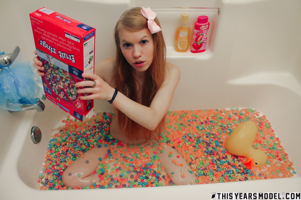 thisyearsmodel dolly little cereal bath 002